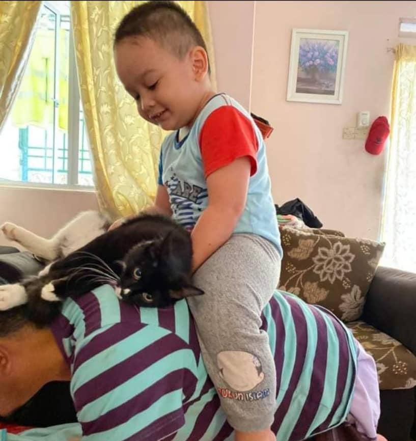 Aduhai anak! Terjaga pukul 3 pagi ajak main layanglayang