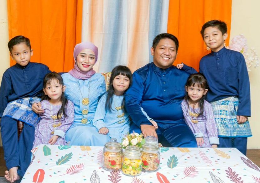 Asidah gembira memiliki anak yang ramai.