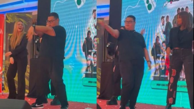 Tak hirau body shaming, pemuda ini ligat menari sebaik diajak naik pentas… dah boleh jadi ahli ke-5 Dolla – Viral | mStar_62f07cecee43c.jpeg